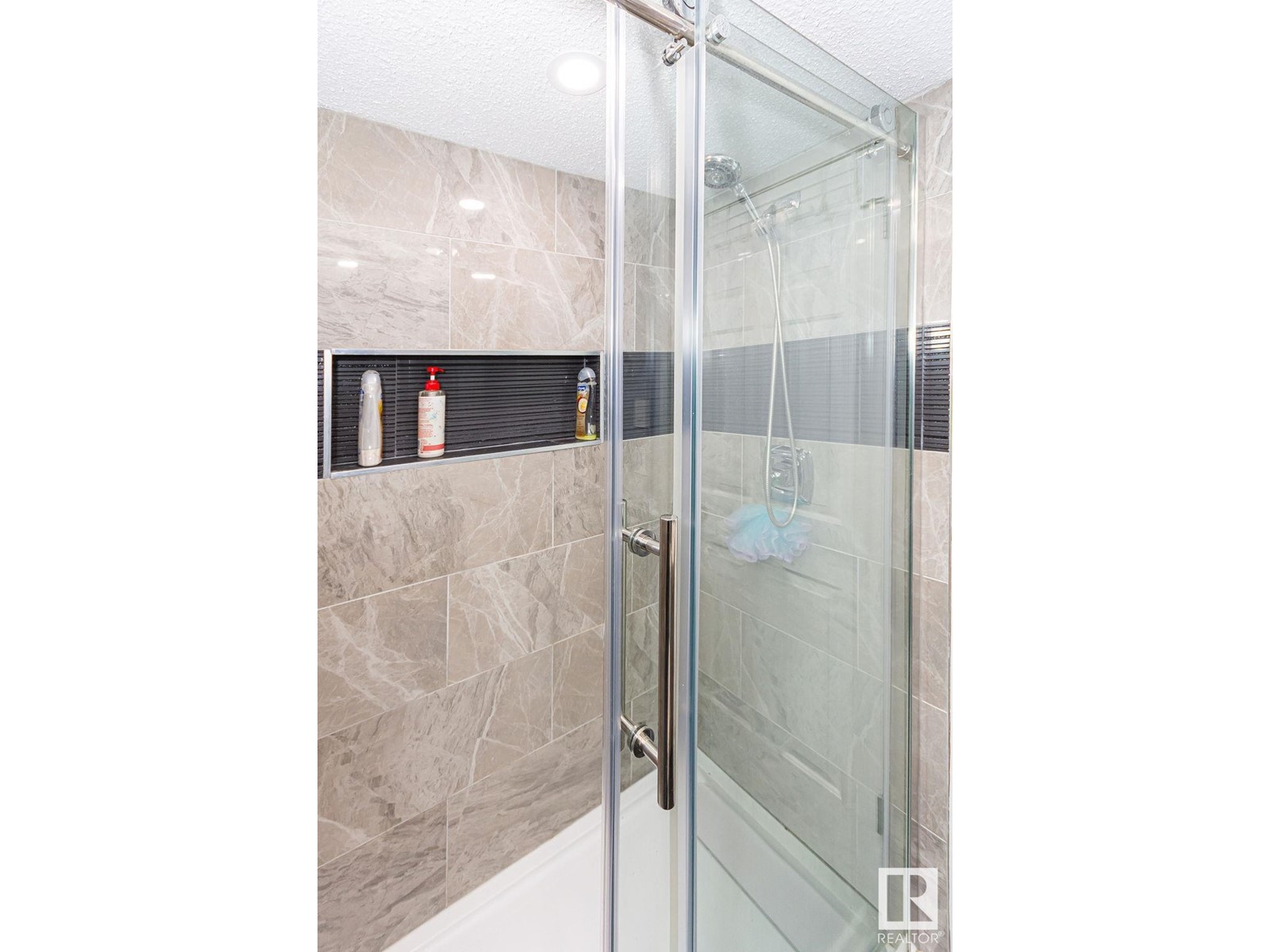 15828 98 ST NW, Edmonton