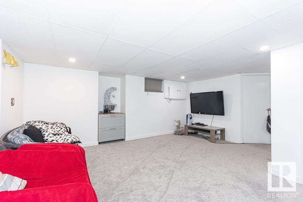 15828 98 ST NW, Edmonton
