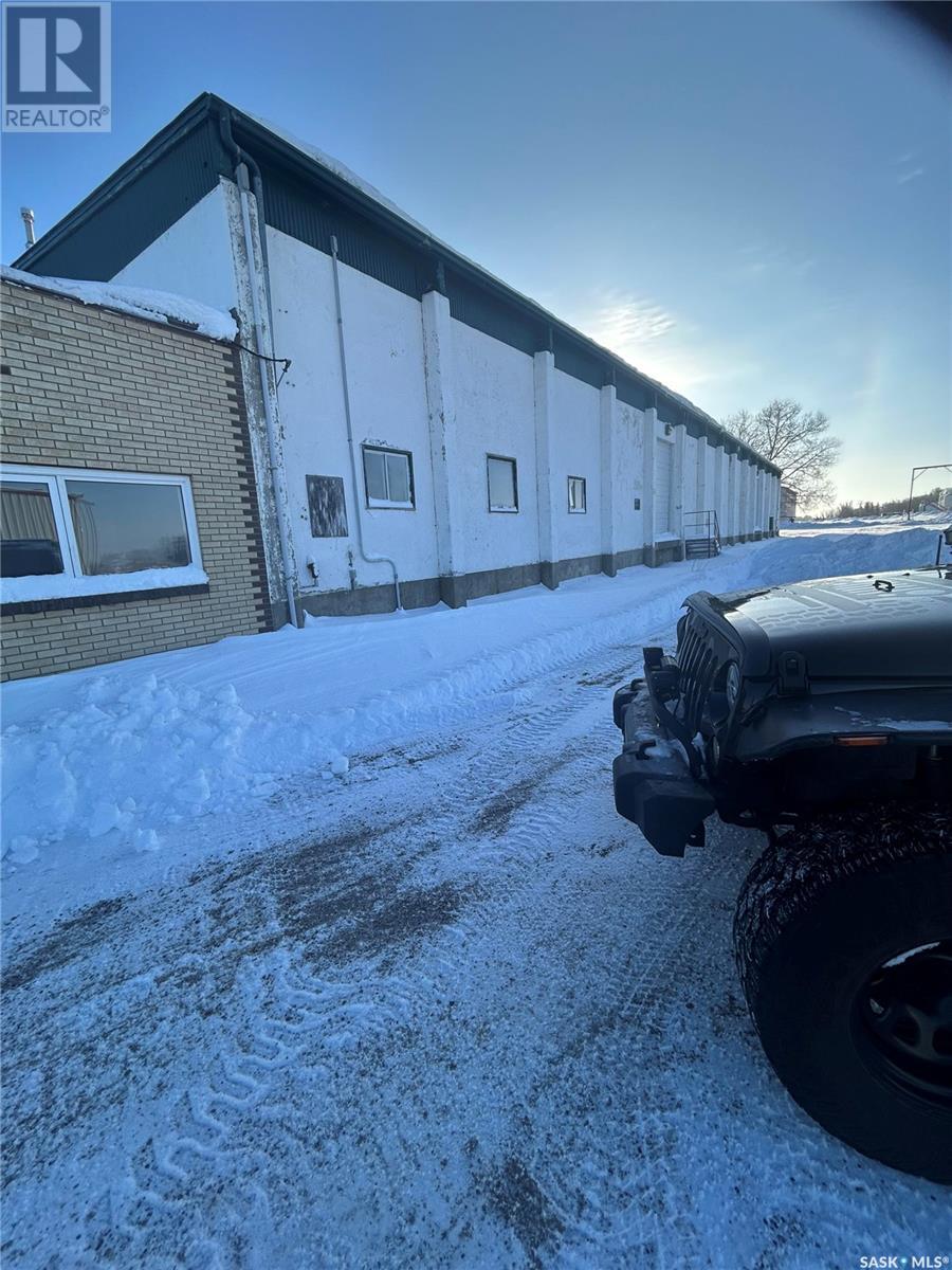 Photo 2 of 402 First Avenue W, Canora SK