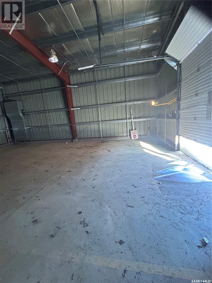 Photo 4 of 402 First Avenue W, Canora SK