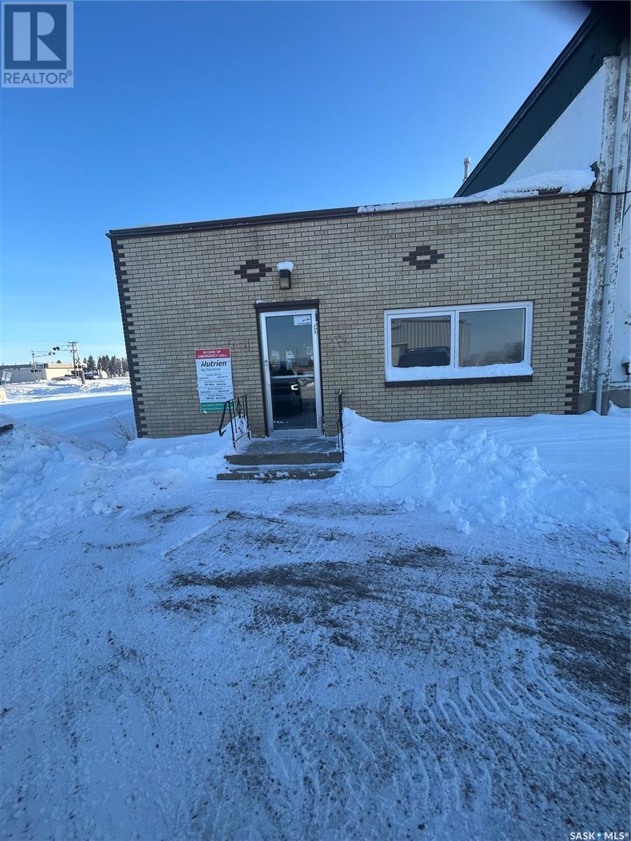 Photo 1 of 402 First Avenue W, Canora SK