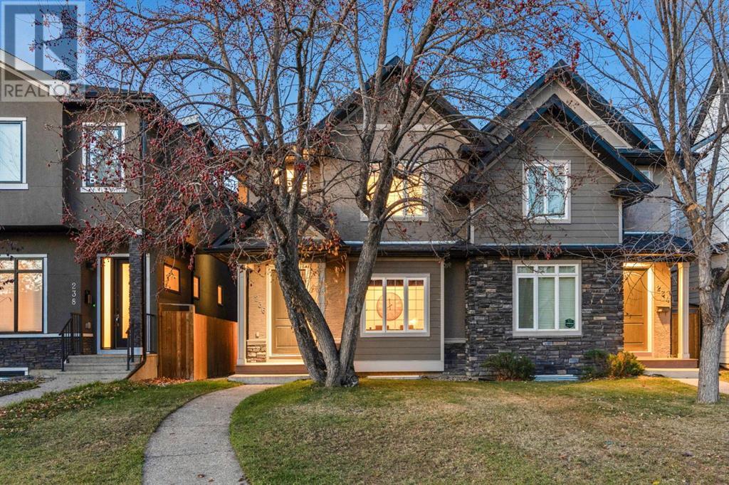 Single Family House for Sale in   Avenue NW Tuxedo Park Calgary 