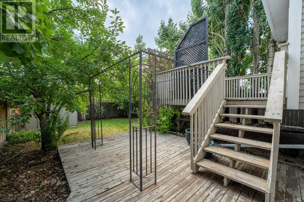 Single Family House for Sale in  Schooner Close NW Scenic Acres Calgary 