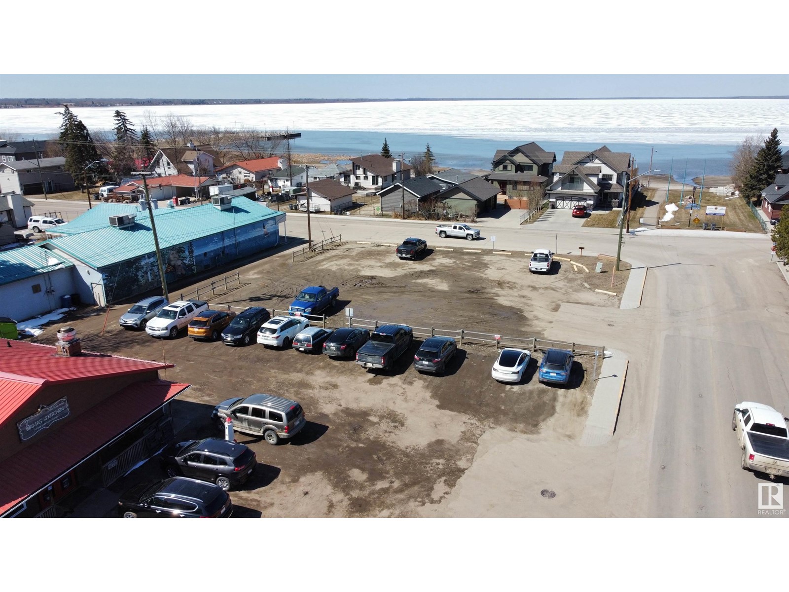 Photo 4 of 4732 47 St, Rural Lac Ste Anne County AB