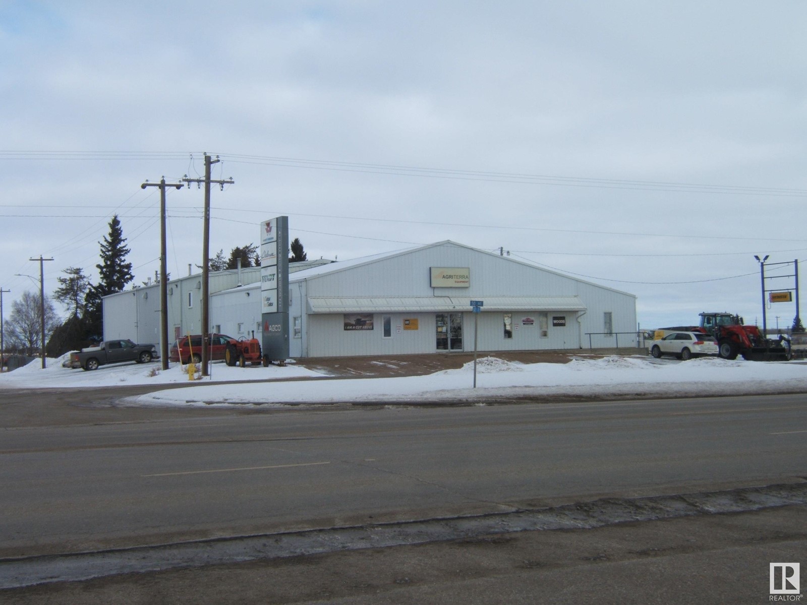 Photo 2 of 6138 50 Av, Vegreville AB