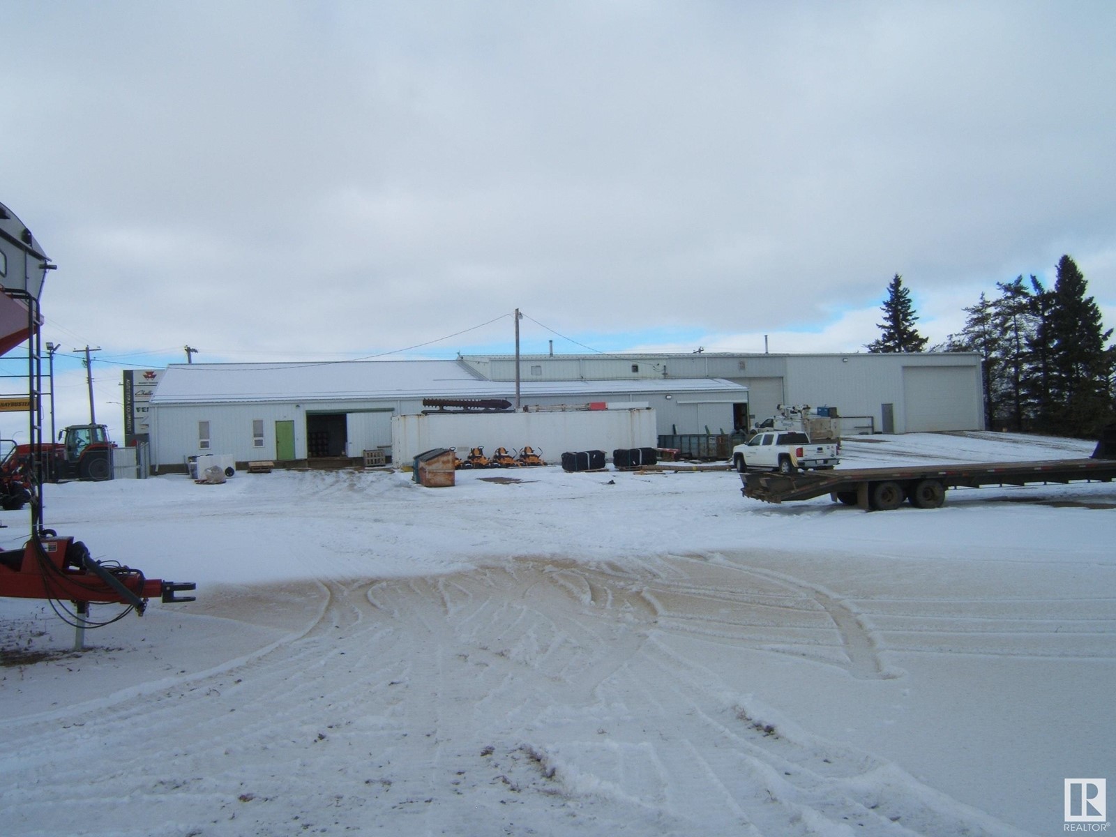 Photo 4 of 6138 50 Av, Vegreville AB