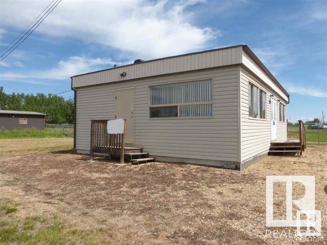 Photo 2 of 4904 4908 50 Ave, Thorsby AB