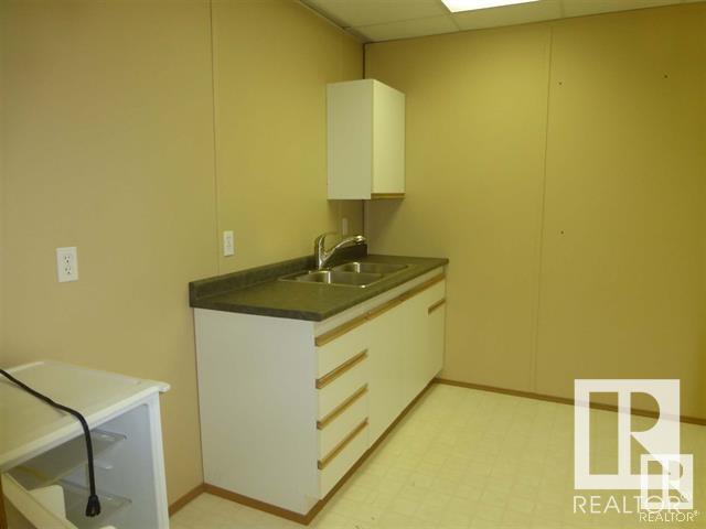 Photo 10 of 4904 4908 50 Ave, Thorsby AB