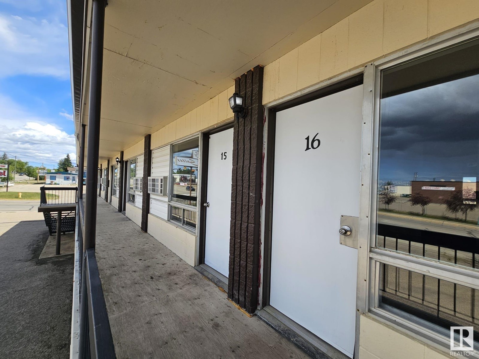 Photo 10 of 5403 50 Av, Drayton Valley AB