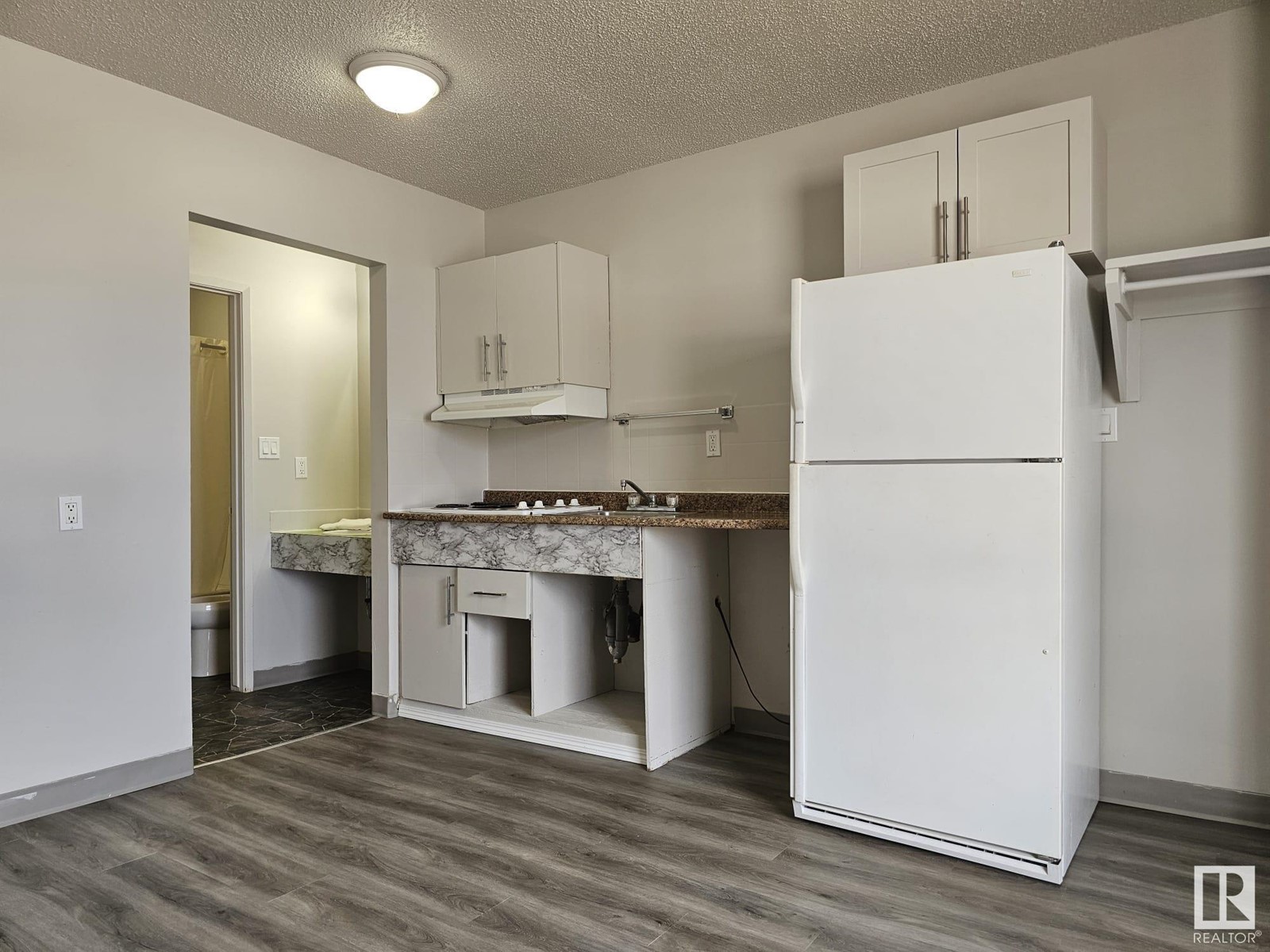 Photo 3 of 5403 50 Av, Drayton Valley AB