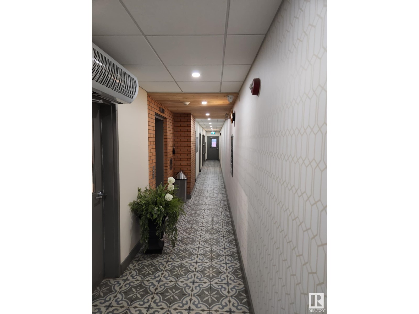 #200 10324 82 AV NW, Edmonton