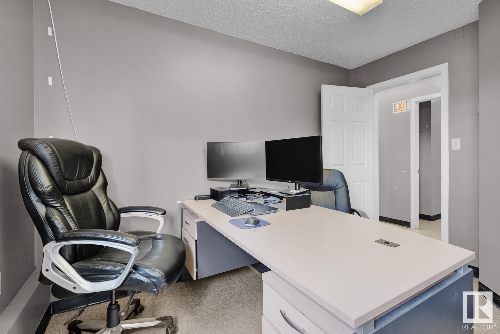 20103 110 AV NW, Edmonton
