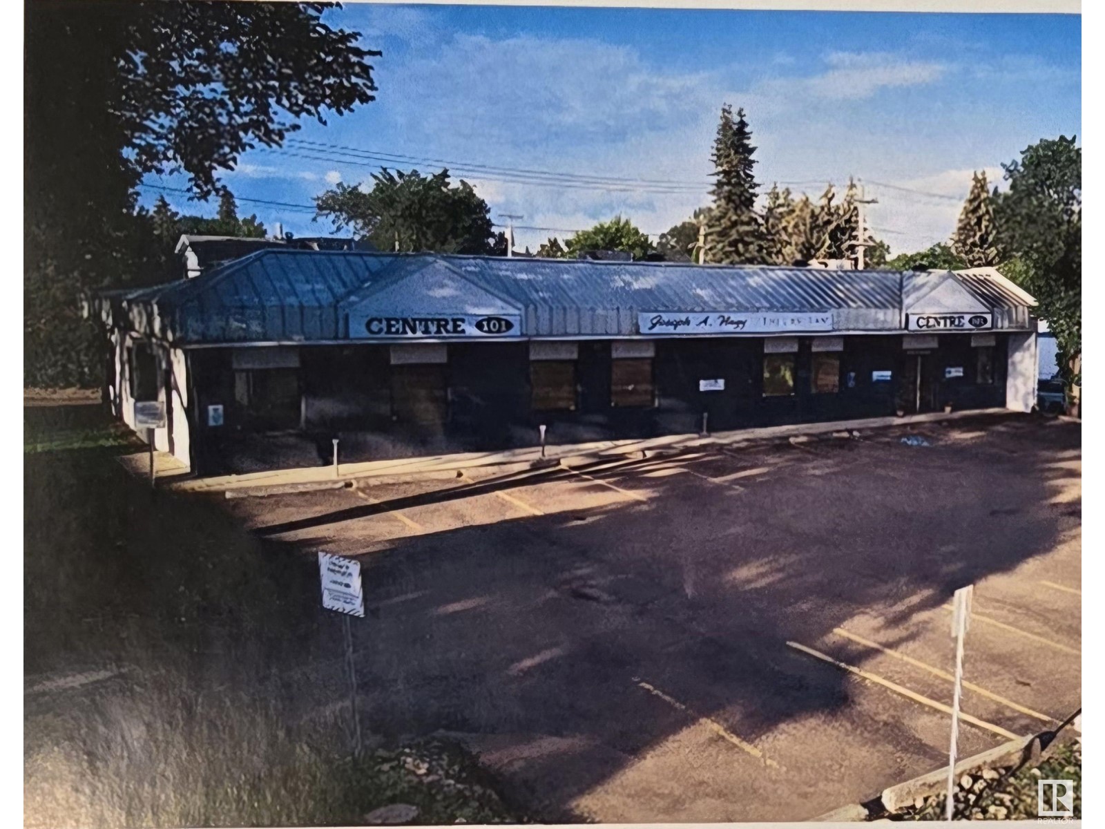 Photo 1 of 7815 101 Av Nw Nw, Edmonton AB