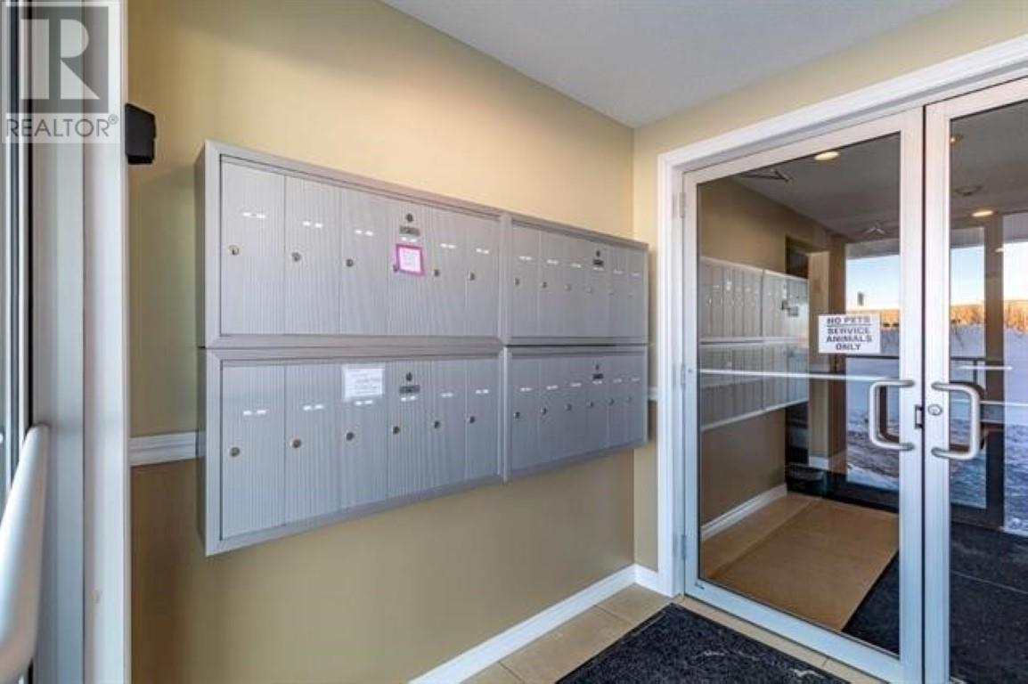 102-516 MACEWEN ROAD - 4