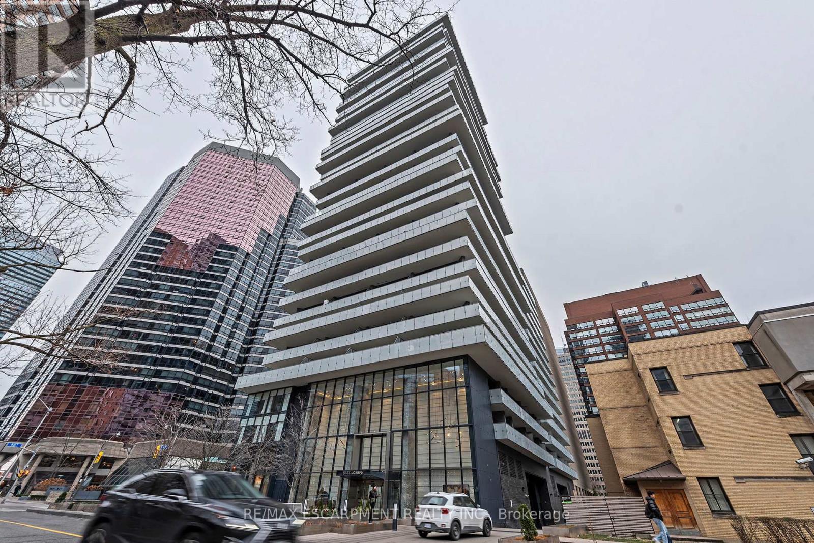 Photo 7 of 206 57 St Joseph Street, Toronto ON