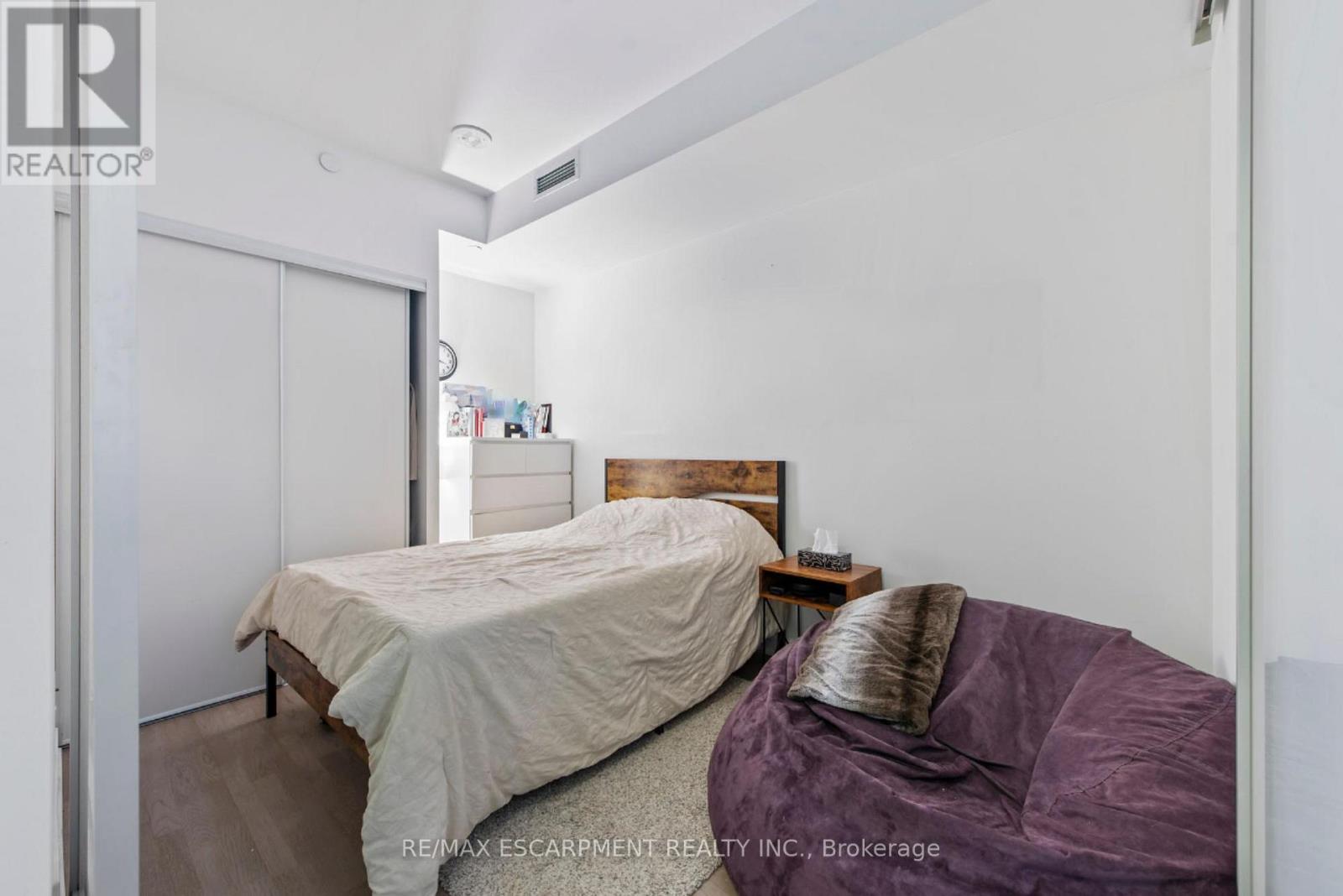 Photo 13 of 206 57 St Joseph Street, Toronto ON