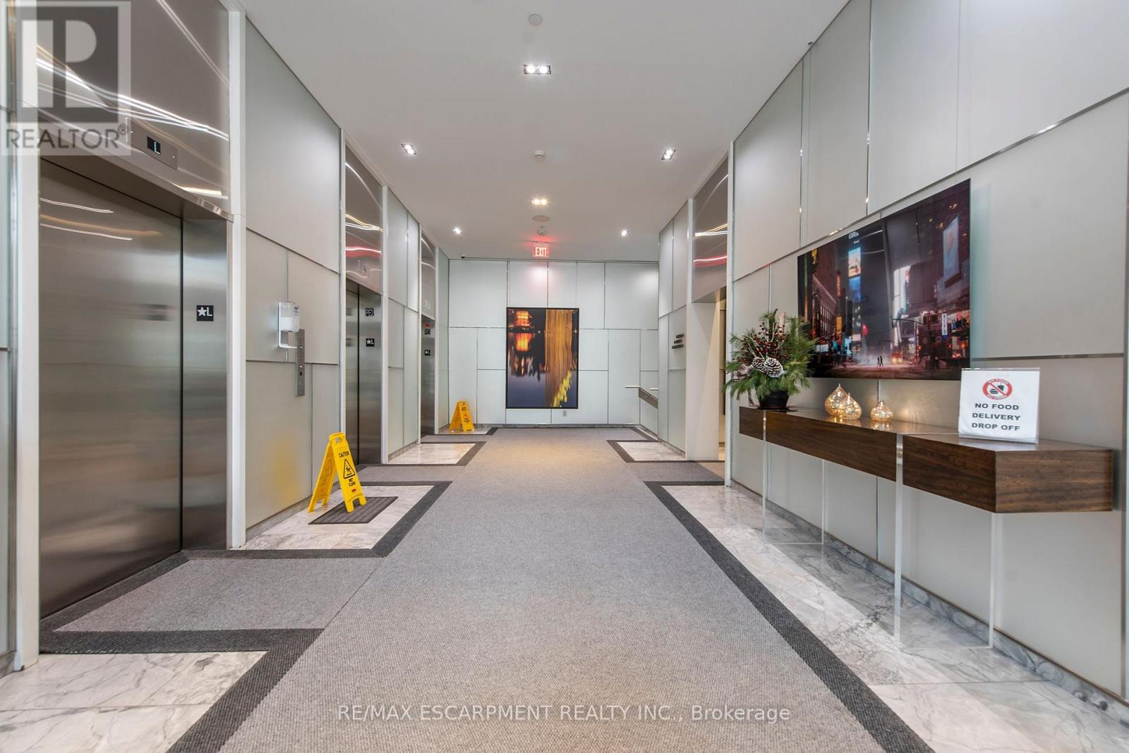 Photo 4 of 206 57 St Joseph Street, Toronto ON