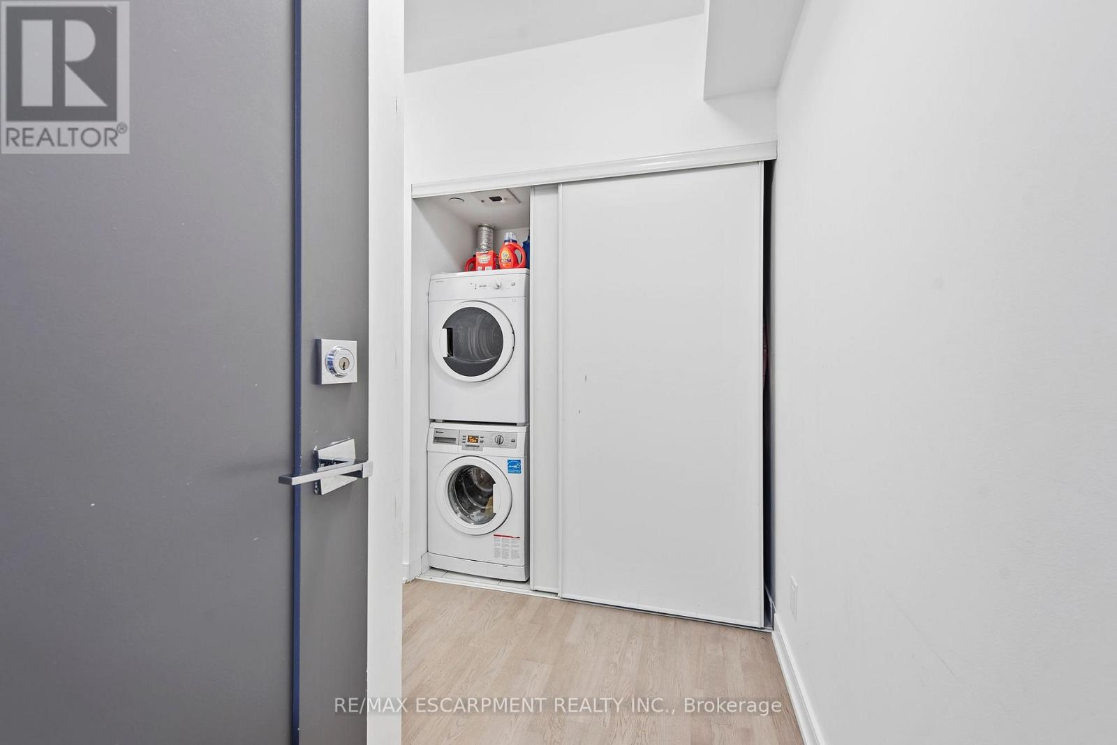 Photo 20 of 206 57 St Joseph Street, Toronto ON