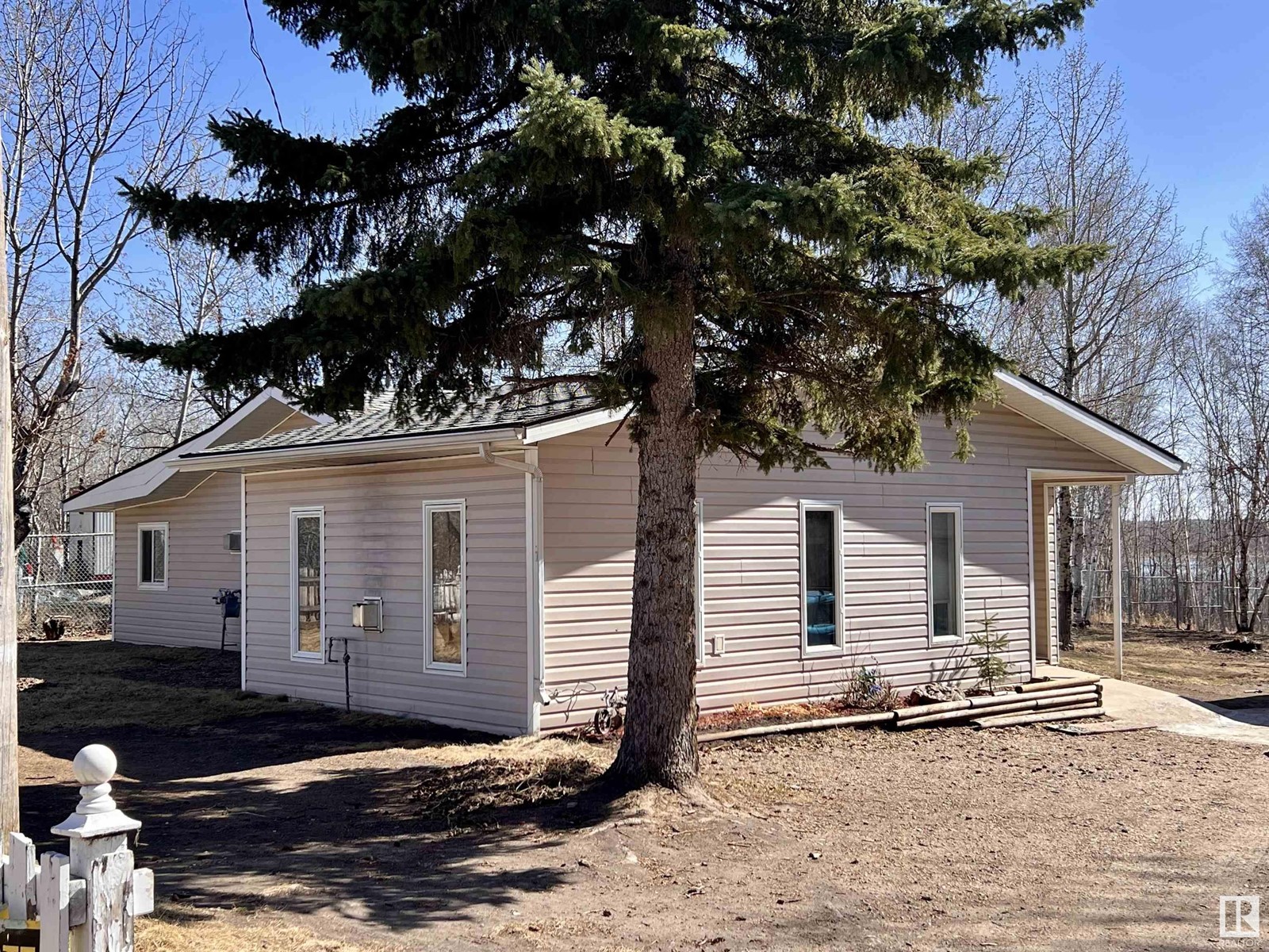 Photo 2 of 139 Sandy Beach Av, Rural Two Hills County AB