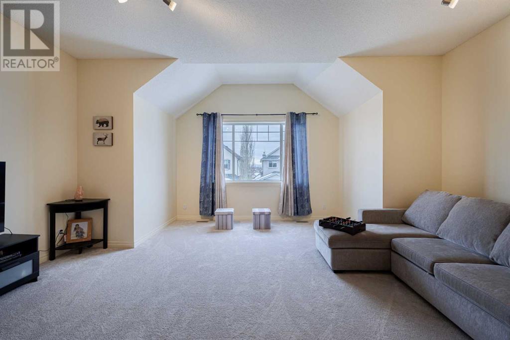 Single Family House for Sale in  Tuscany Ridge Close NW Tuscany Calgary 