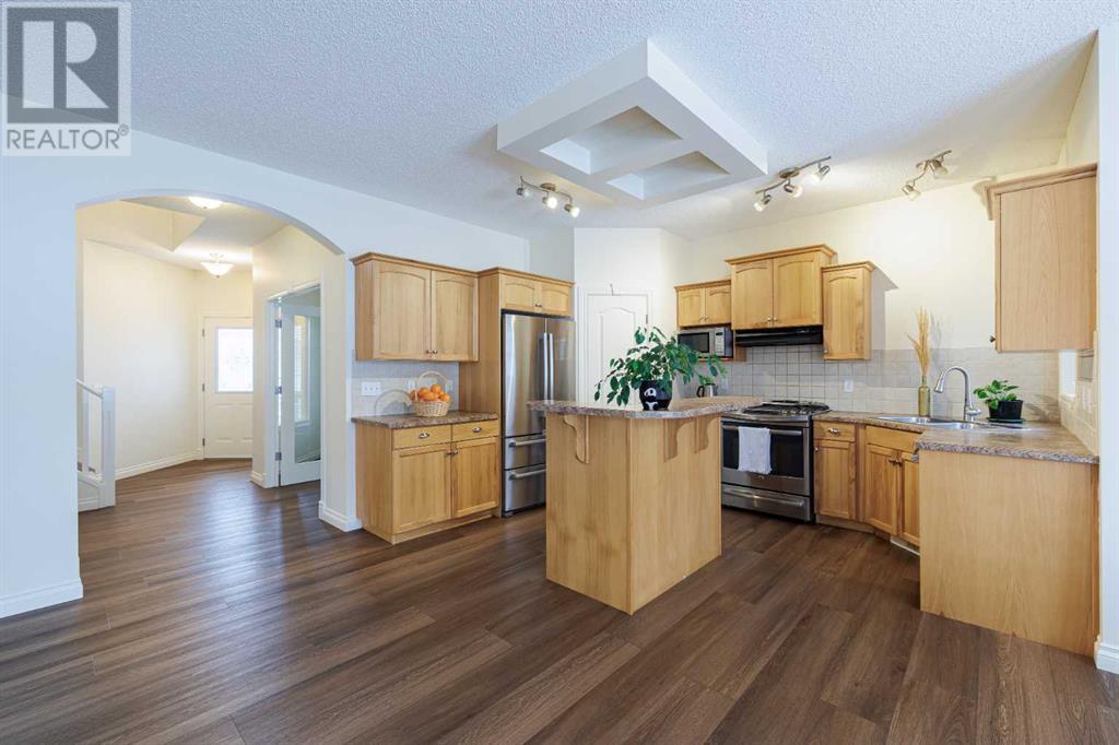 Single Family House for Sale in  Tuscany Ridge Close NW Tuscany Calgary 