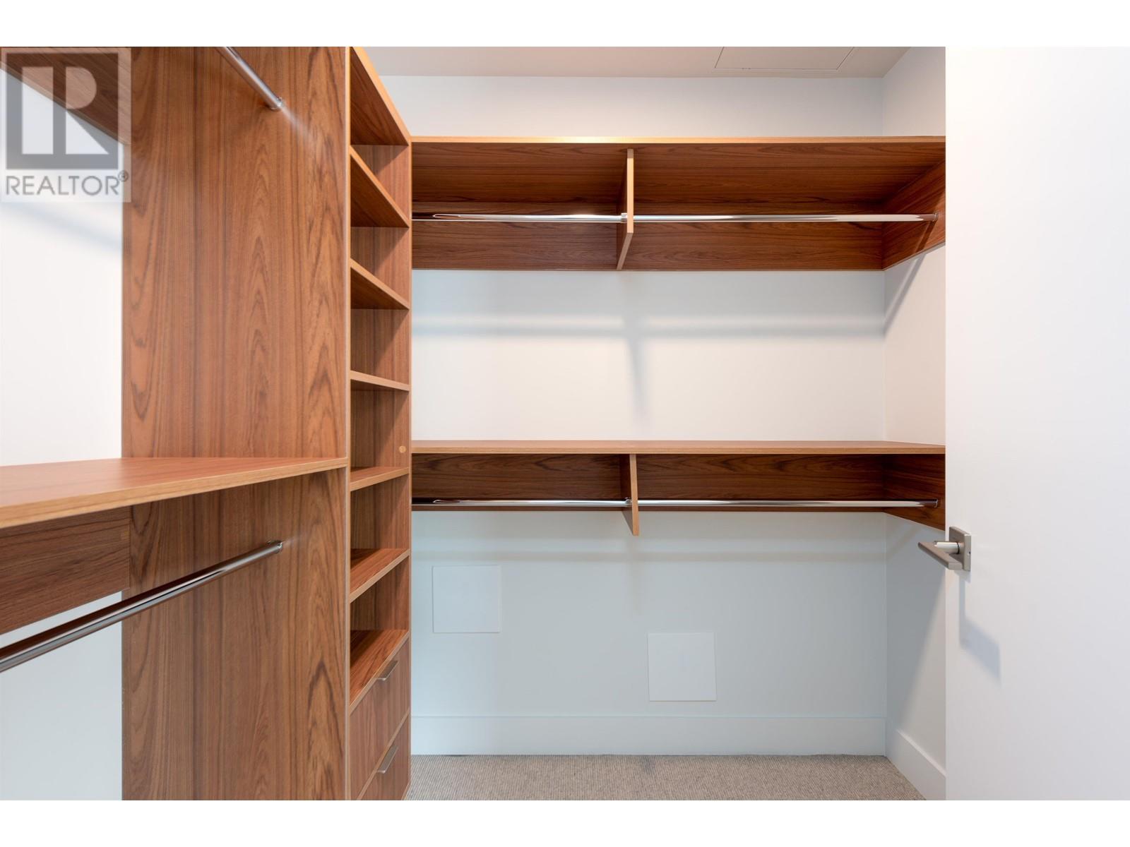 404 6699 NELSON AVENUE, West Vancouver