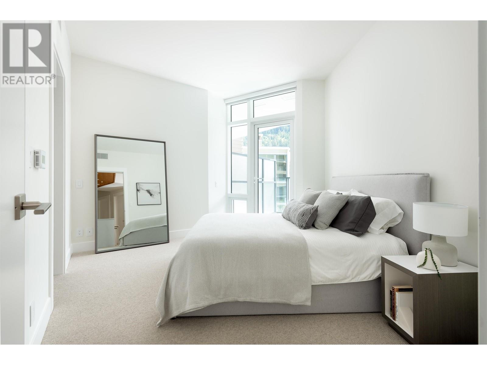 404 6699 NELSON AVENUE, West Vancouver