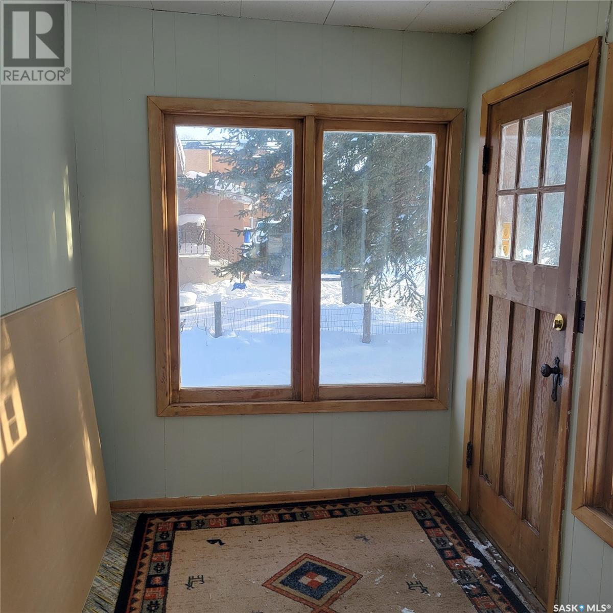 Photo 12 of 119 4th Avenue W, Canora SK