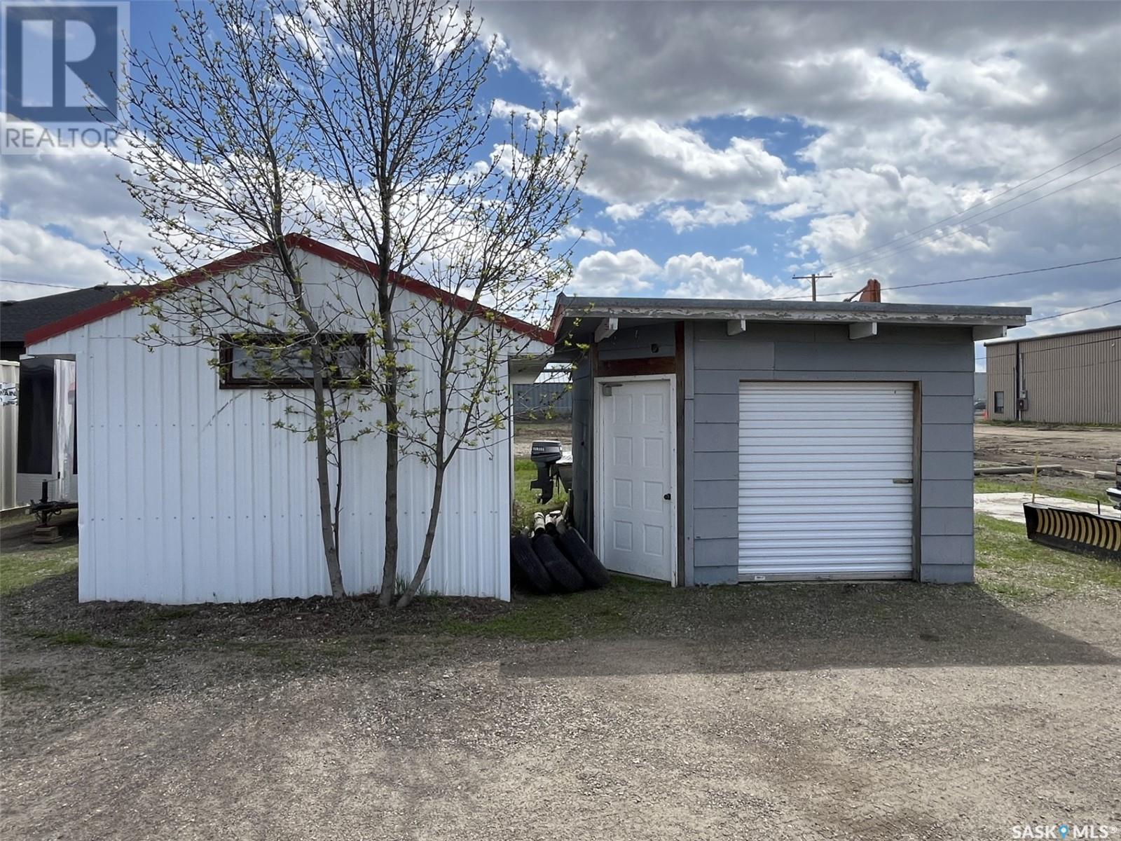 Photo 5 of 215 4 Highway N, Rosetown SK