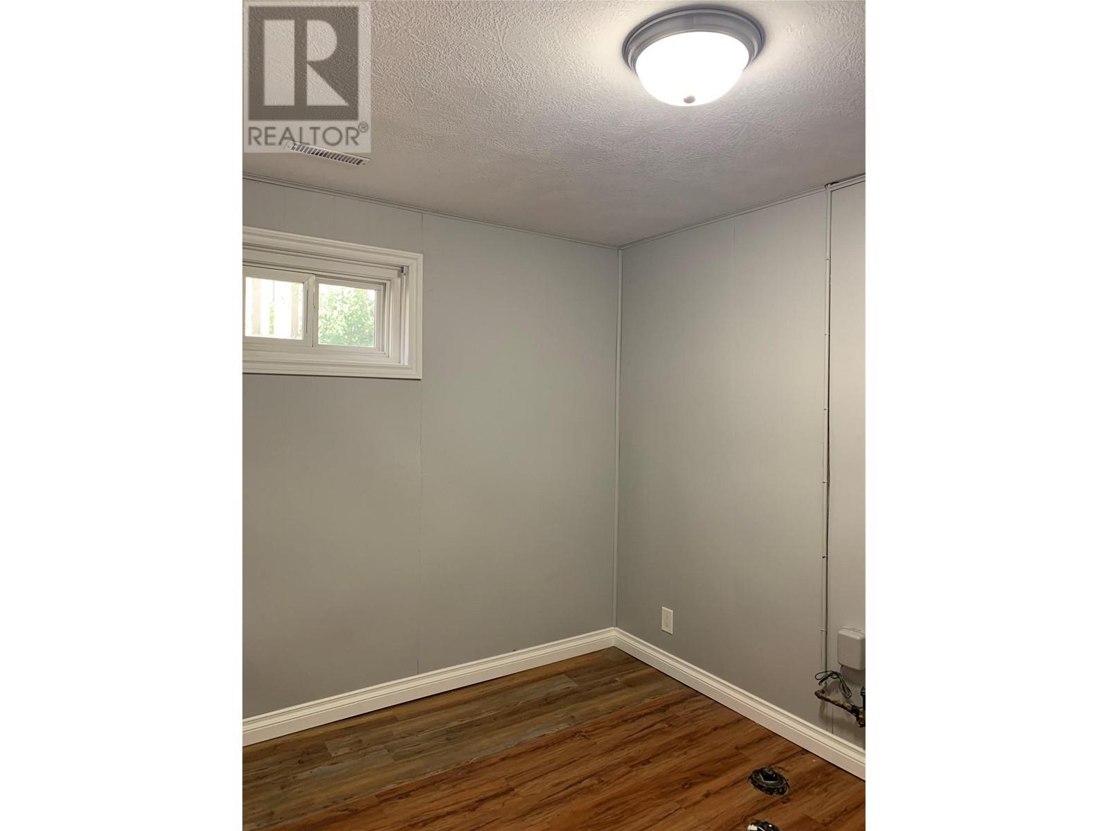 9437 6 Street, Dawson Creek