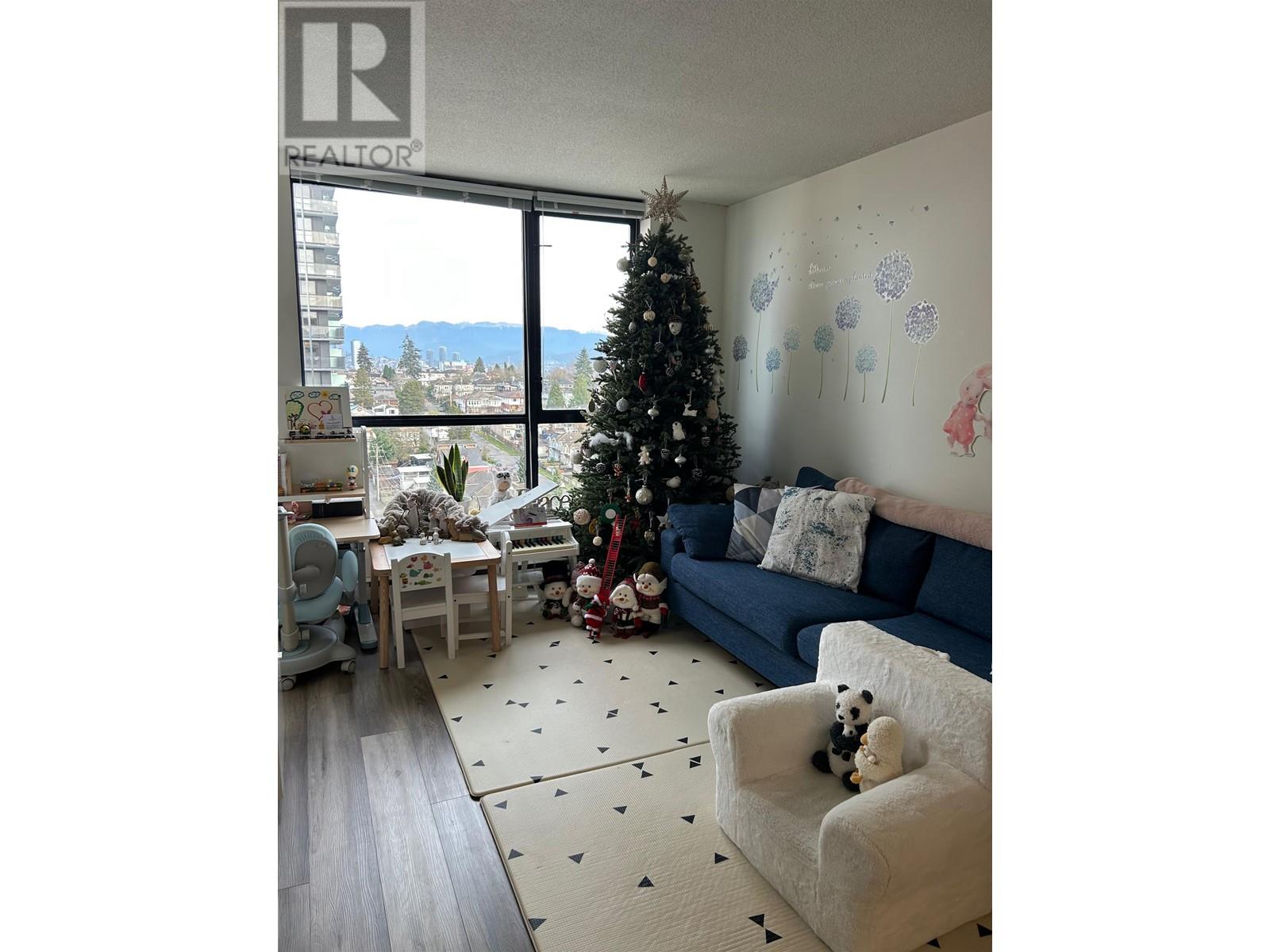 Photo 3 of 1507 3438 Vanness Avenue, Vancouver BC