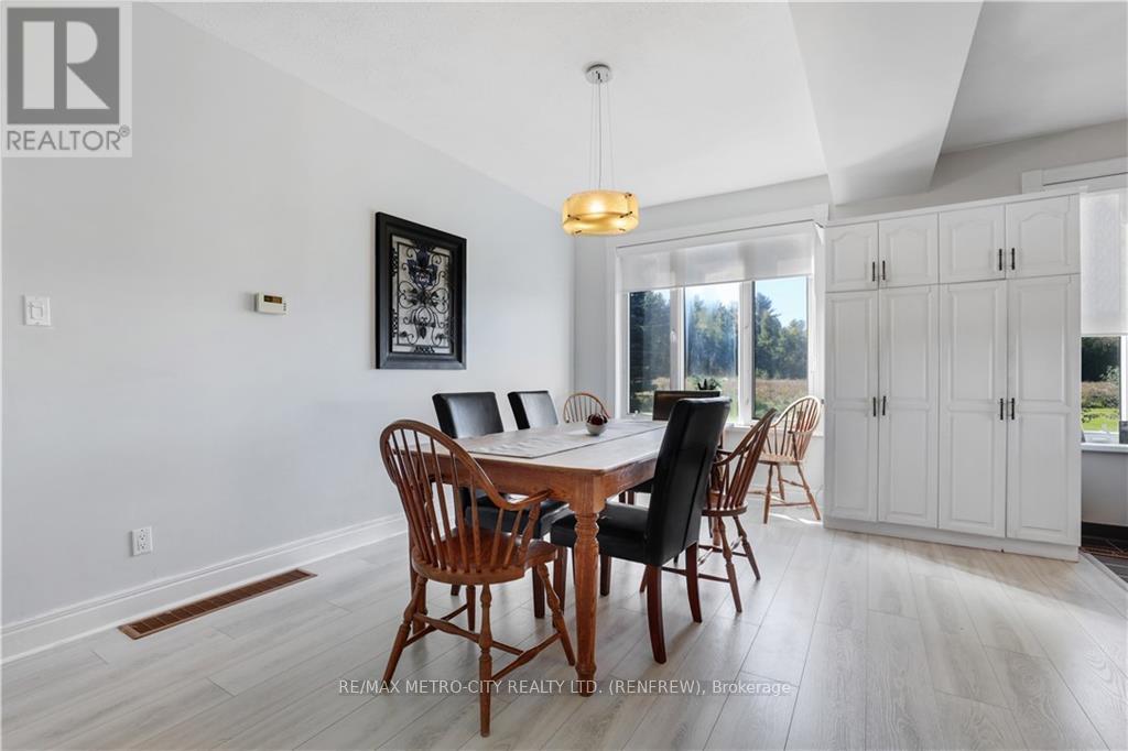 Photo 14 of 704 Clifford Side Road, Mcnab Braeside ON