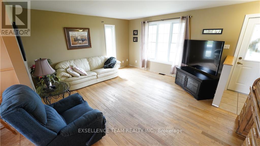 Photo 25 of 19100 Kenyon Conc Rd 7 Road, North Glengarry ON