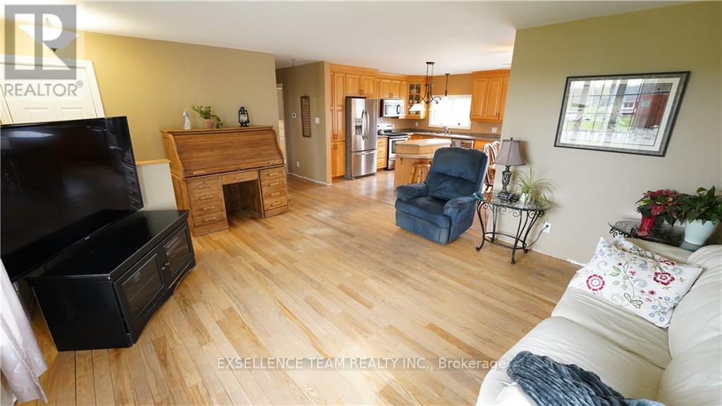 Photo 21 of 19100 Kenyon Conc Rd 7 Road, North Glengarry ON