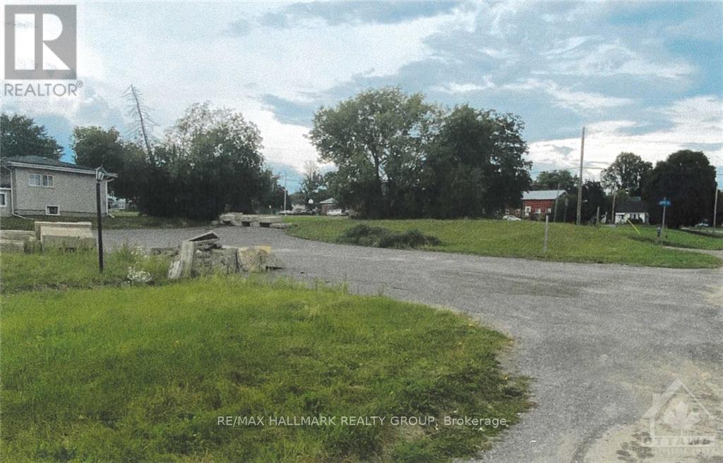 Vacant Land for Sale in  ELGIN AVENUE W Renfrew 