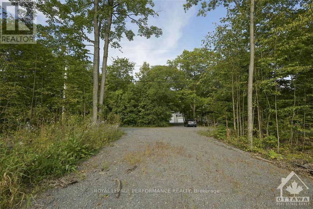 Photo 7 of 1310 Cumberland Ridge Drive, Ottawa ON