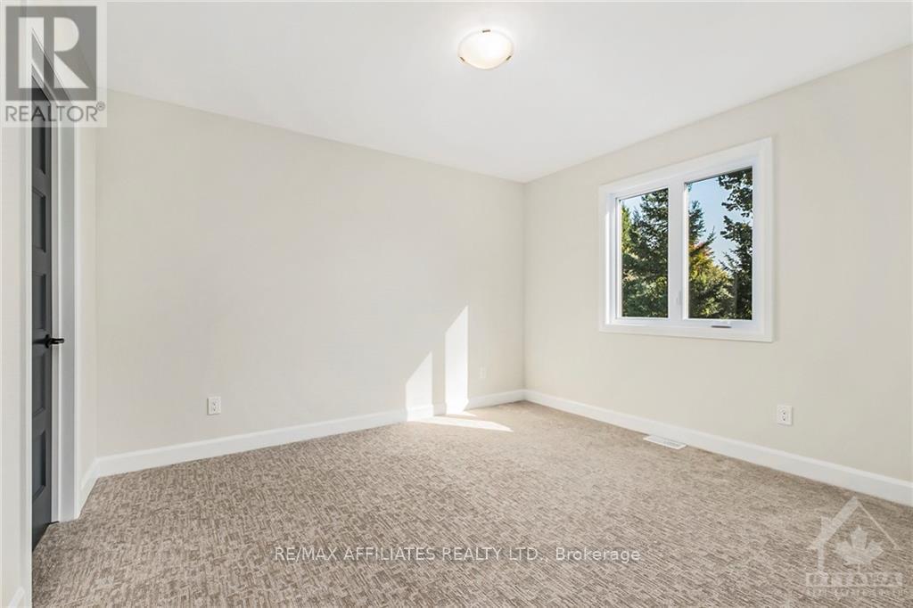 Photo 6 of 1035 Chablis Crescent, Russell ON