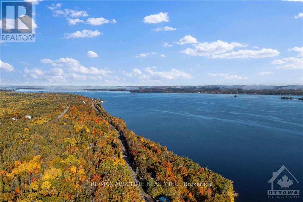 Photo 14 of 1139 B River Road, Mcnab Braeside ON