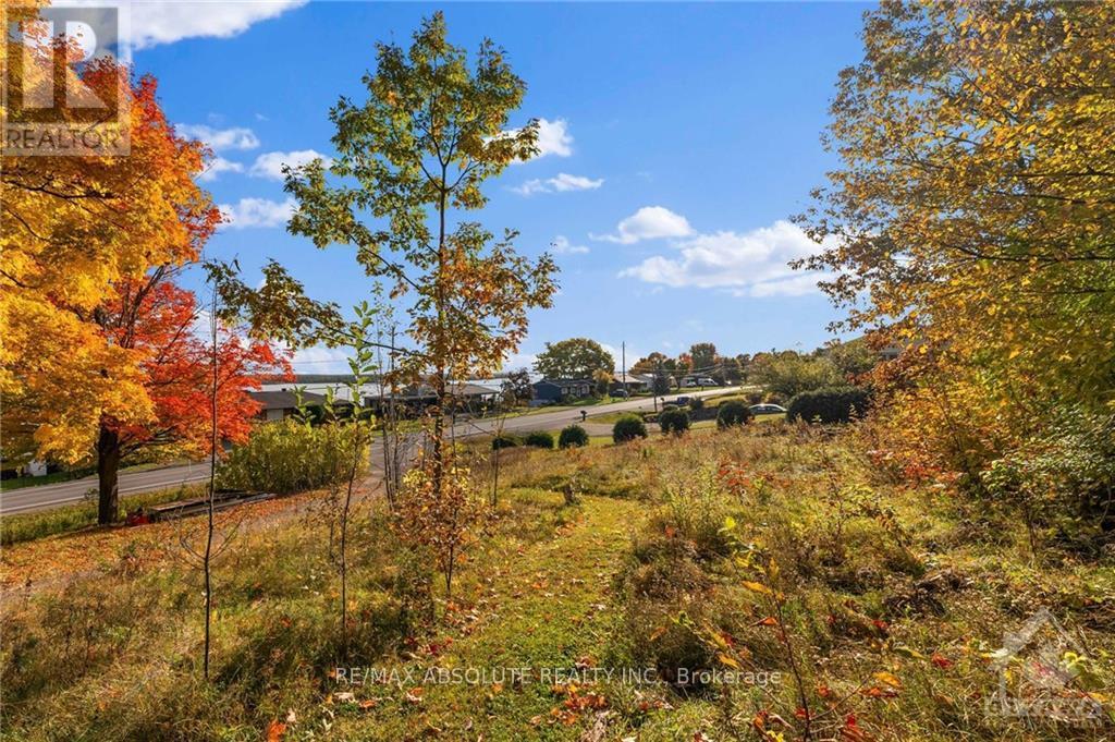 Photo 4 of 1139 B River Road, Mcnab Braeside ON
