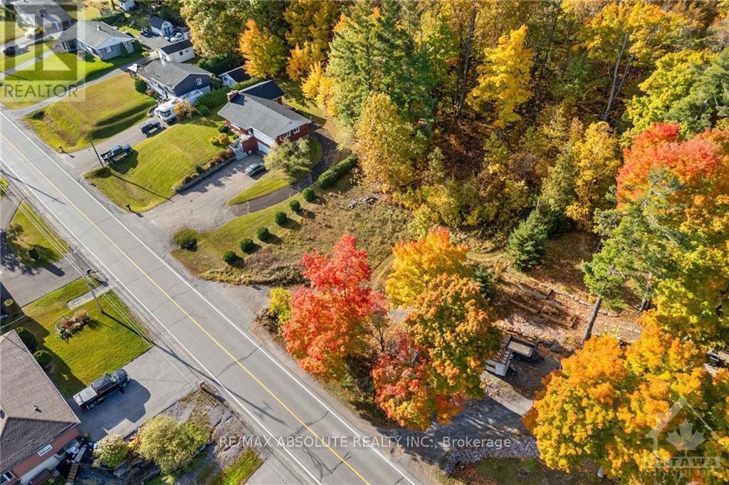 Photo 7 of 1139 B River Road, Mcnab Braeside ON