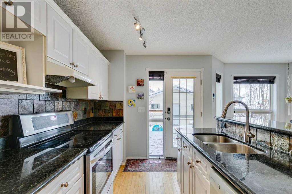 Single Family House for Sale in  Covewood Place NE Coventry Hills Calgary 