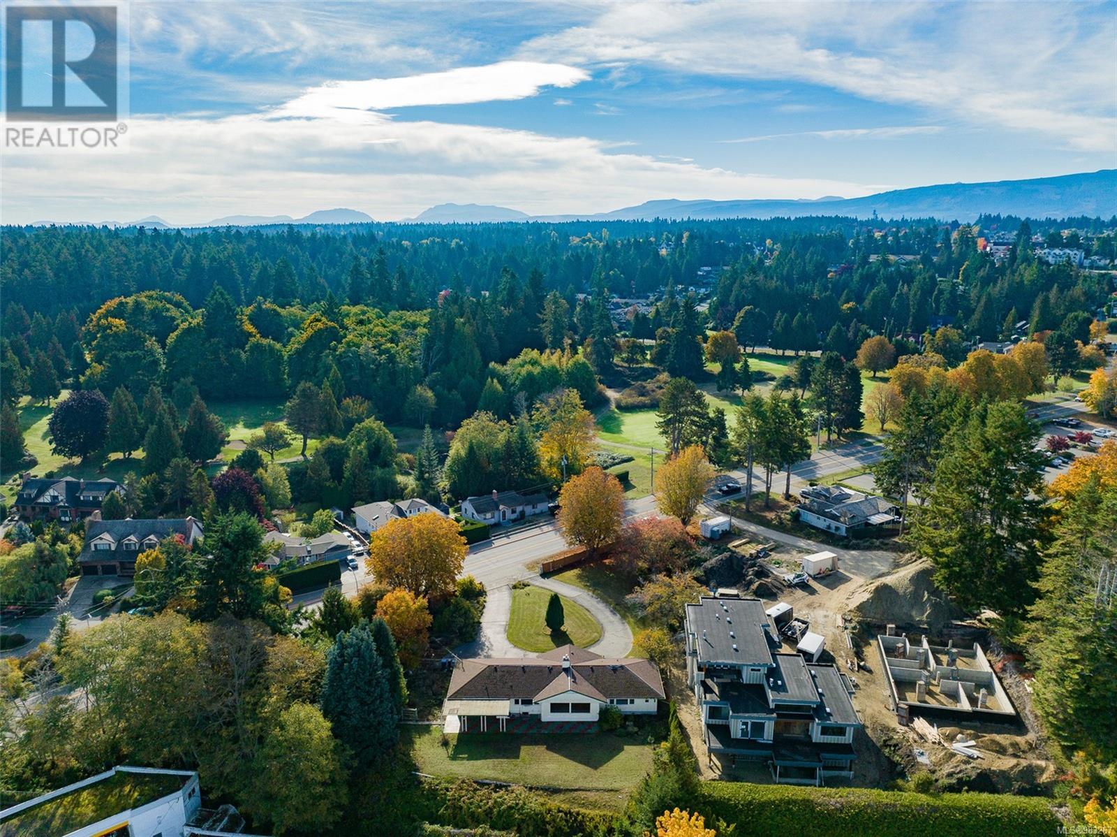 Photo 44 of 441 Memorial Ave, Qualicum Beach BC