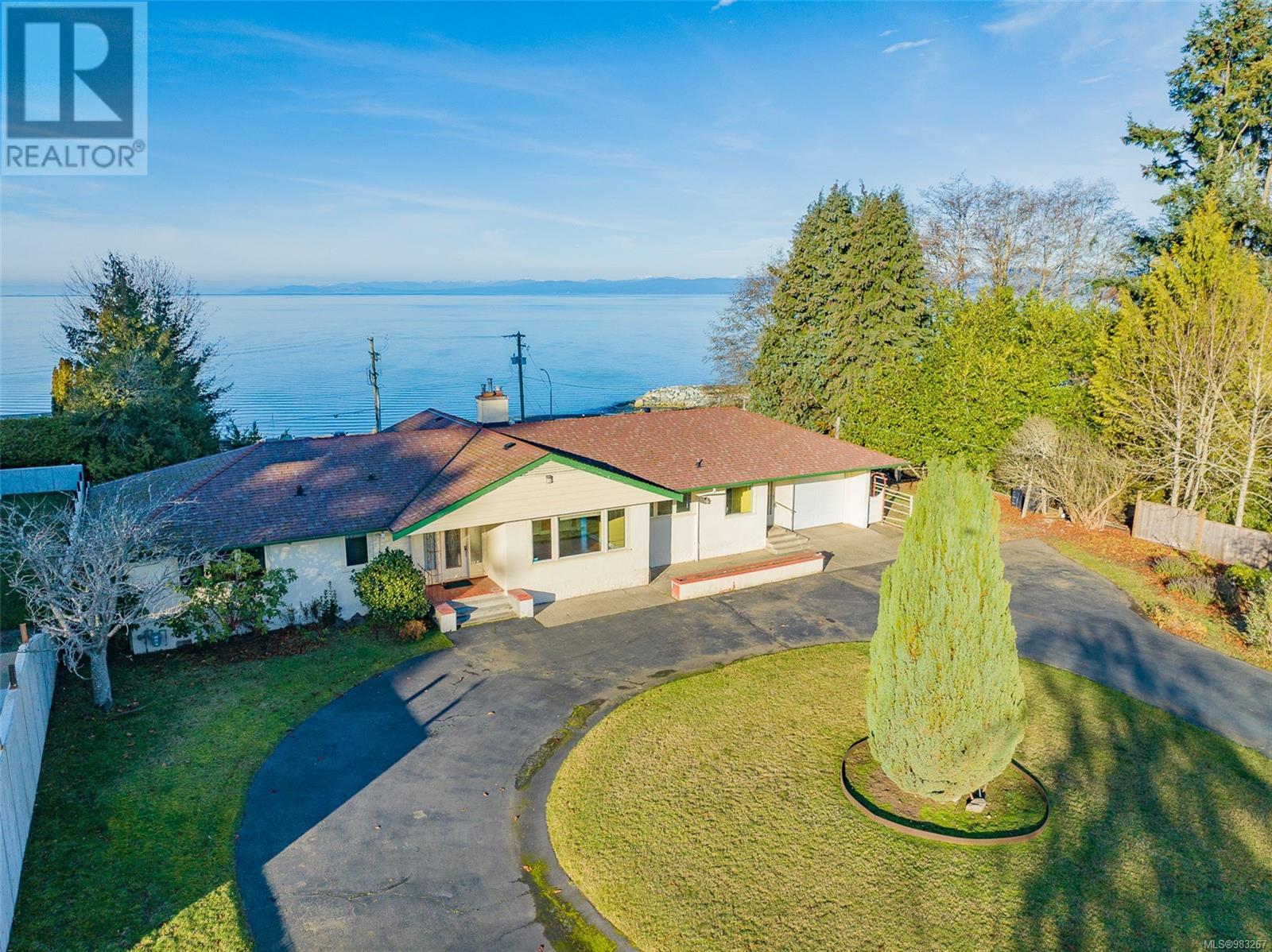 Photo 66 of 441 Memorial Ave, Qualicum Beach BC