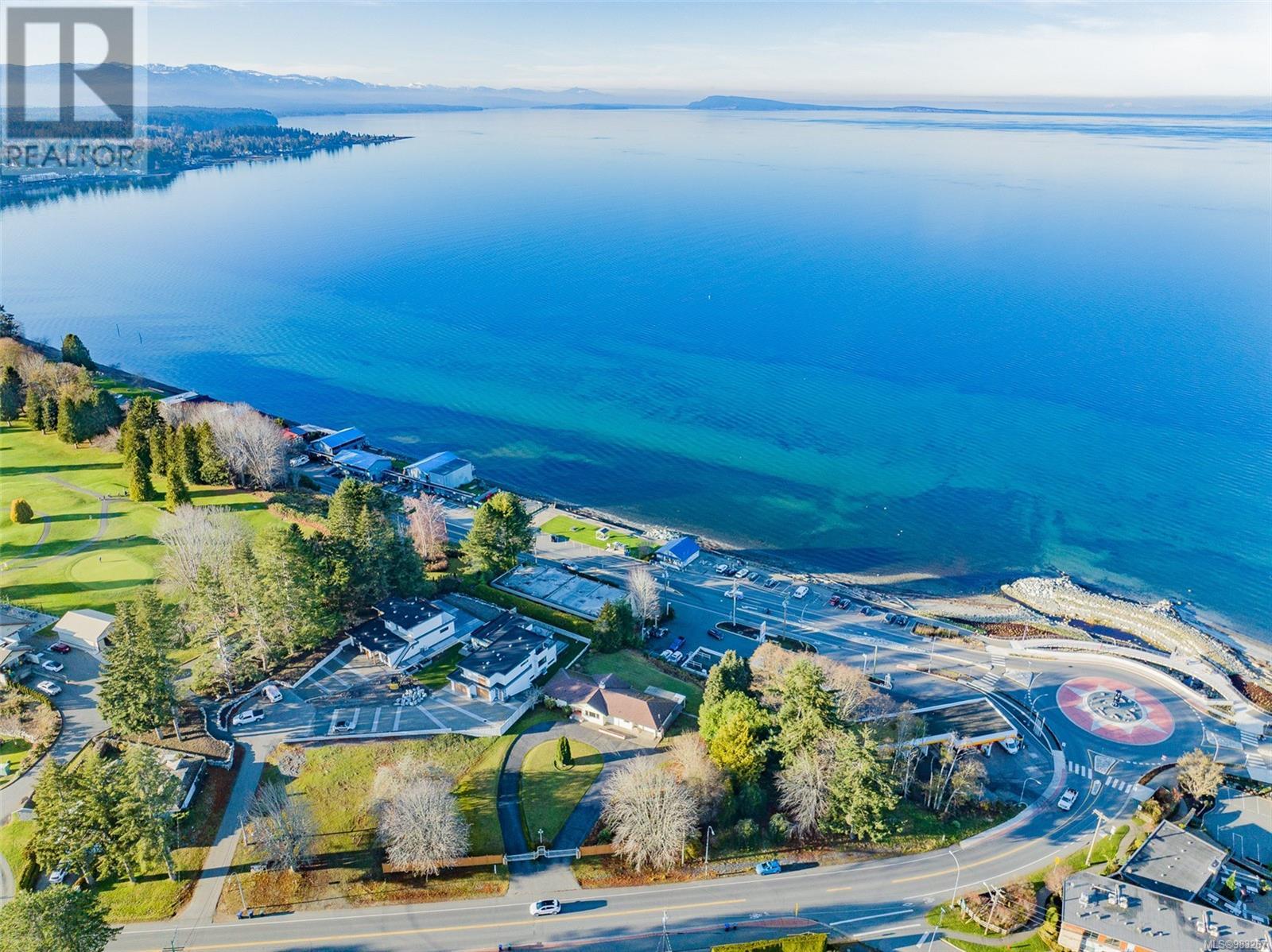 Photo 41 of 441 Memorial Ave, Qualicum Beach BC