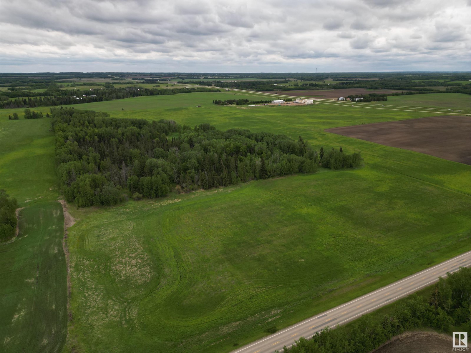 Photo 4 of 54517 Range Road 22 B, Rural Lac Ste Anne County AB