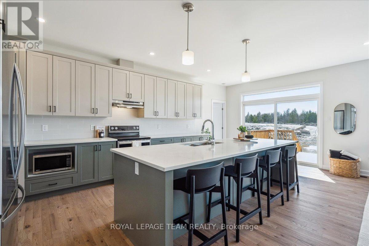 Photo 19 of 1070 Turner Drive, Brockville ON