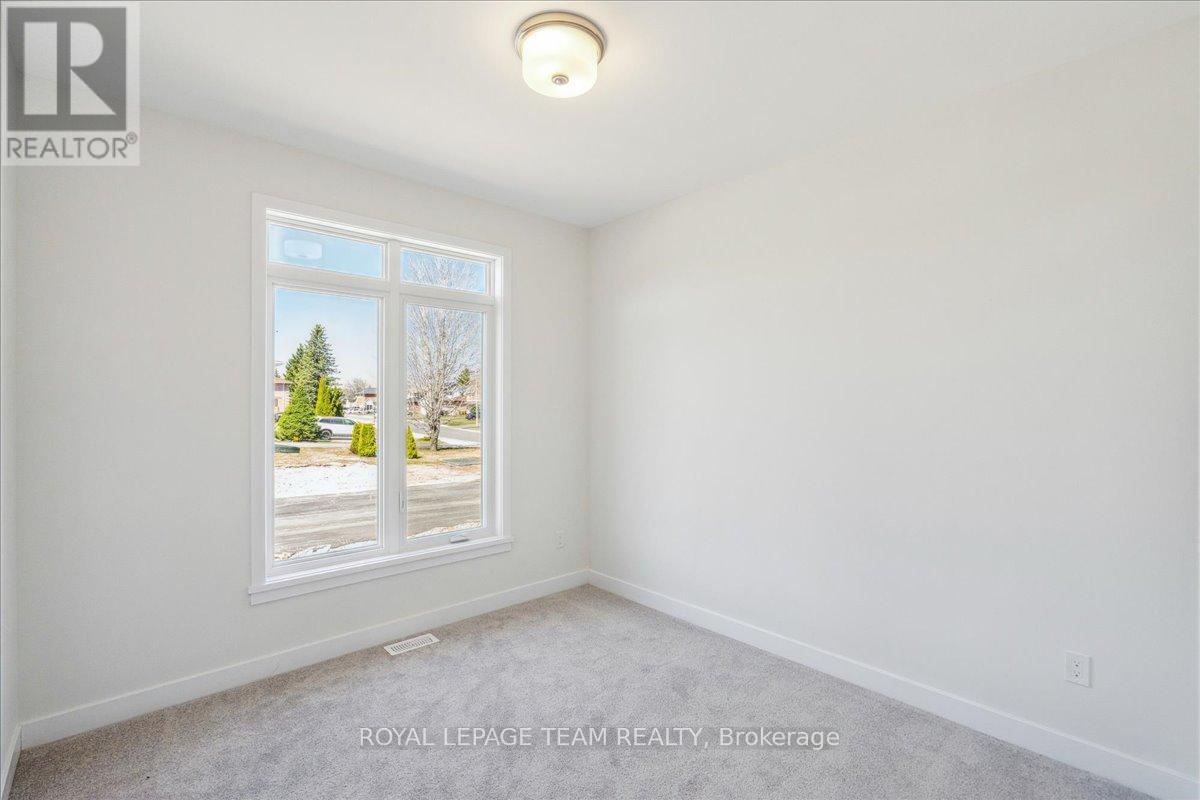Photo 36 of 1070 Turner Drive, Brockville ON