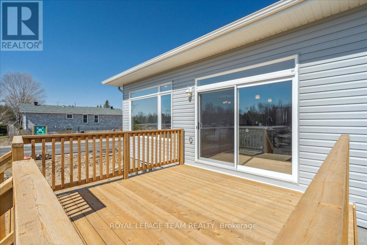 Photo 38 of 1070 Turner Drive, Brockville ON