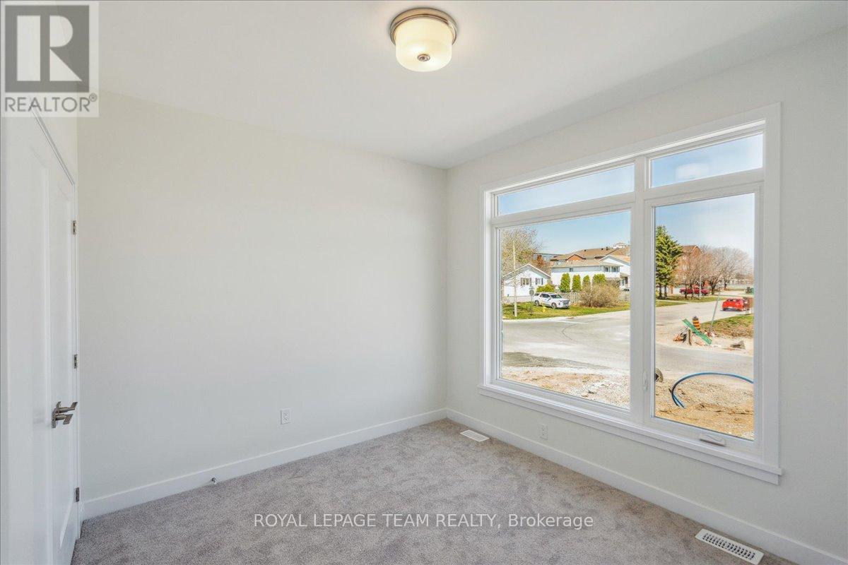 Photo 5 of 1070 Turner Drive, Brockville ON