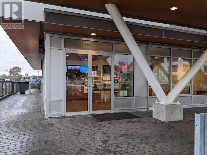 Photo 3 of 1571 Oxford Street, North Vancouver BC
